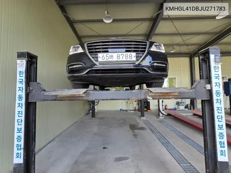Genesis G80 2018 года выпуска