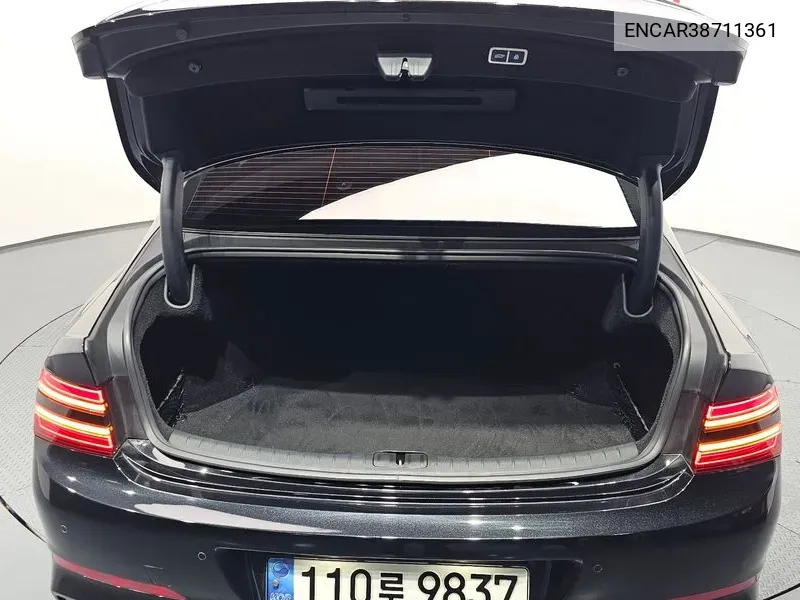 Genesis G80 2022 года выпуска