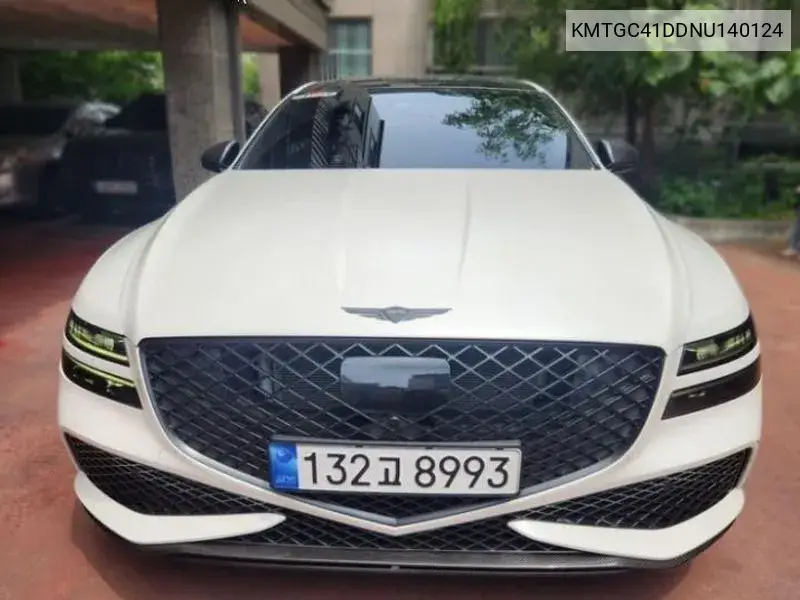 Genesis G80 2022 года выпуска