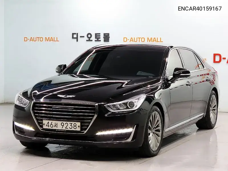 Genesis G90 2017 года выпуска
