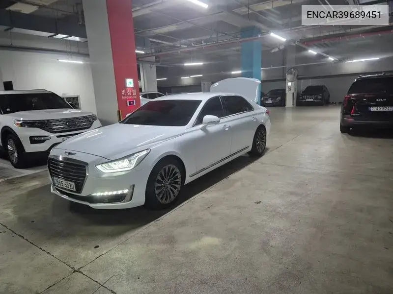 Genesis G90 2018 года выпуска