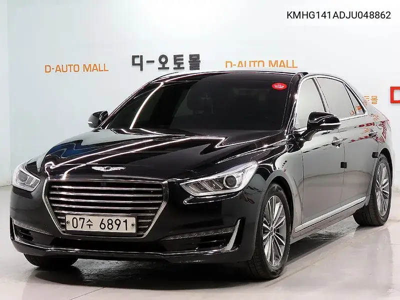 Genesis G90 2018 года выпуска