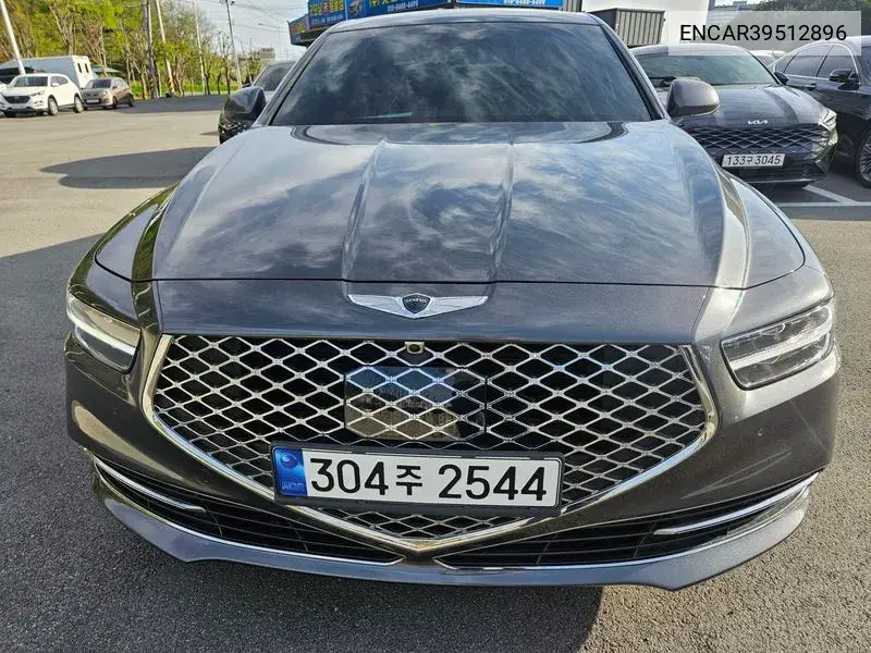 Genesis G90 2020 года выпуска