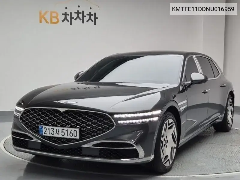 Genesis G90 2022 года выпуска