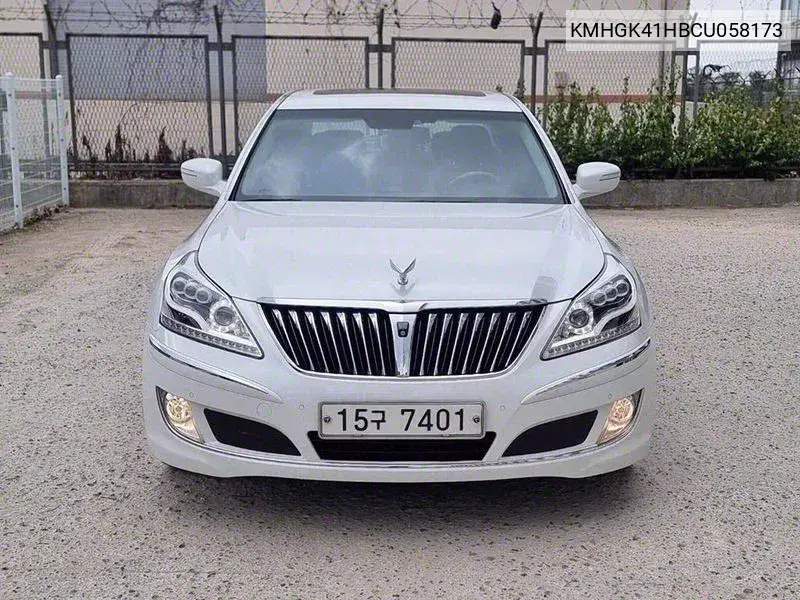 Hyundai Equus 2012 года выпуска