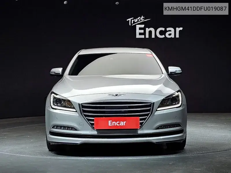 Hyundai Genesis 2014 года выпуска
