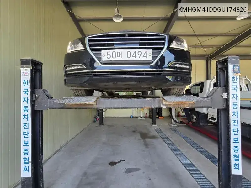 Hyundai Genesis 2016 года выпуска