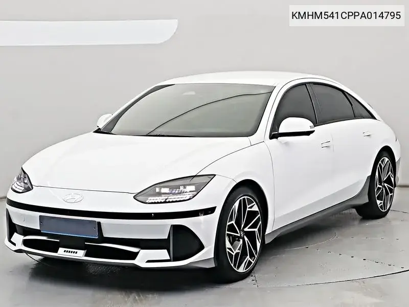 Hyundai IONIQ 6 2023 года выпуска