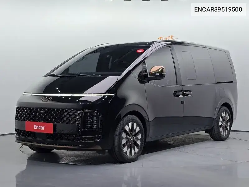 Hyundai Staria 2023 года выпуска