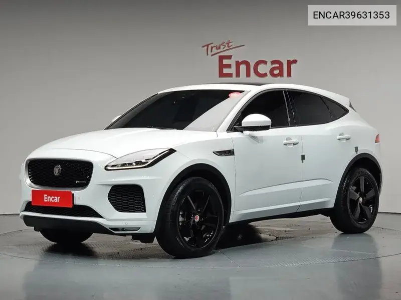 Jaguar E-Pace 2018 года выпуска