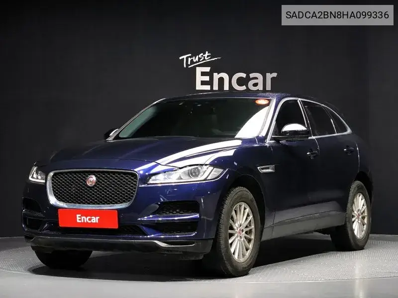 Jaguar F-Pace 2016 года выпуска