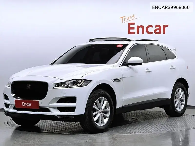 Jaguar F-Pace 2016 года выпуска
