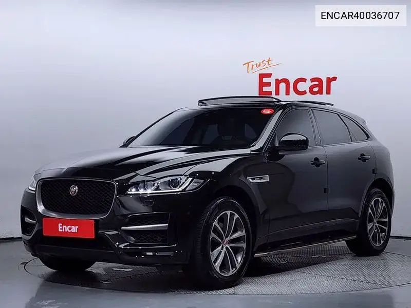 Jaguar F-Pace 2016 года выпуска