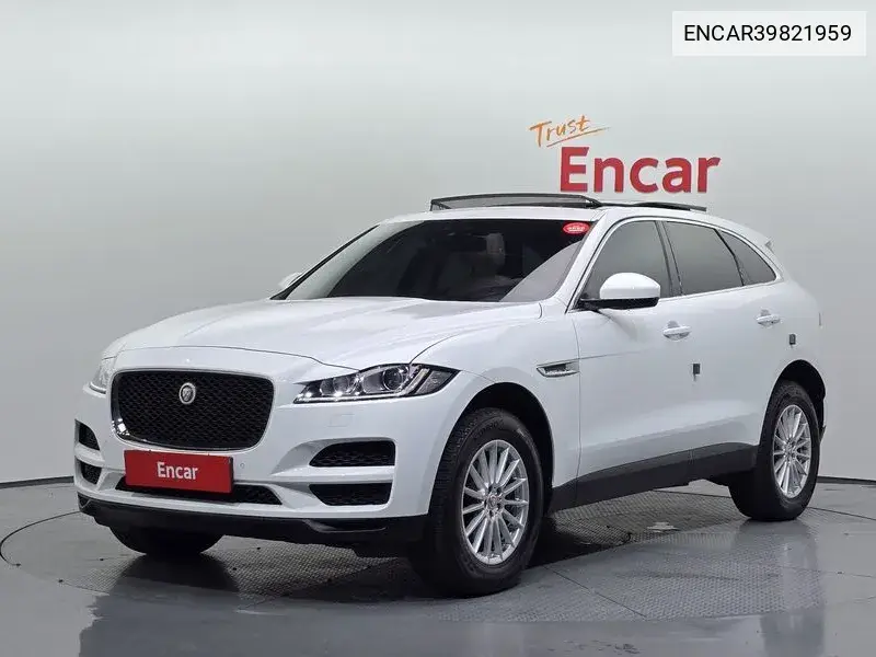 Jaguar F-Pace 2017 года выпуска