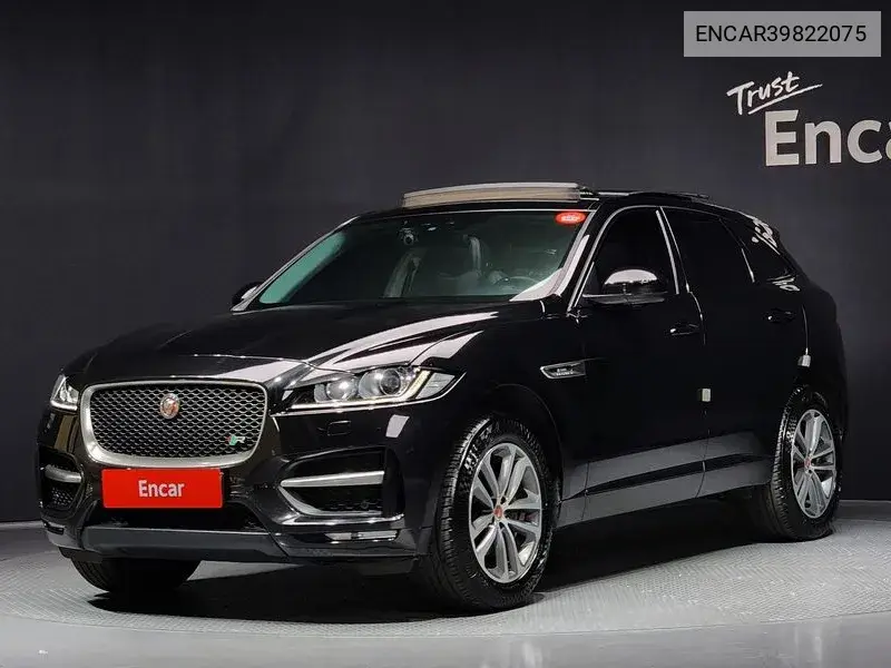 Jaguar F-Pace 2017 года выпуска