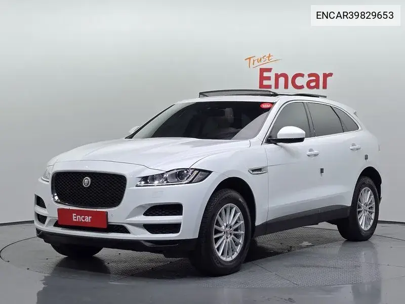 Jaguar F-Pace 2017 года выпуска