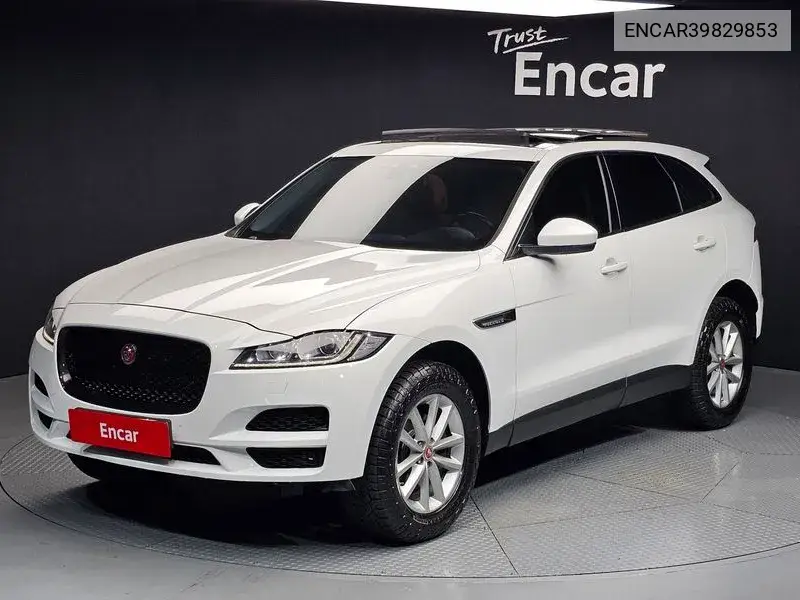 Jaguar F-Pace 2017 года выпуска