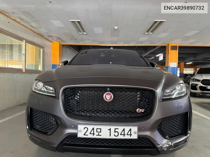 Jaguar F-Pace 2017 года выпуска