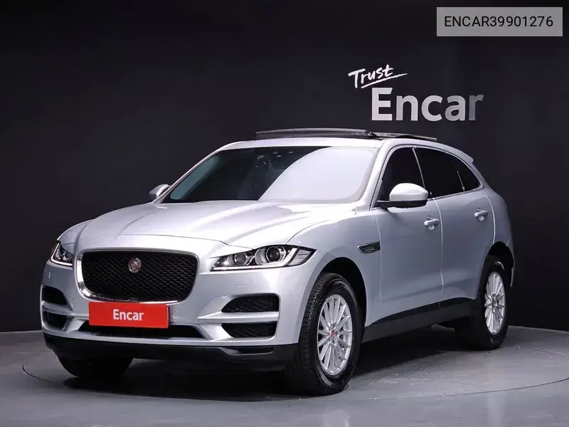 Jaguar F-Pace 2017 года выпуска