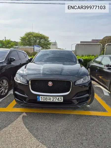 Jaguar F-Pace 2017 года выпуска