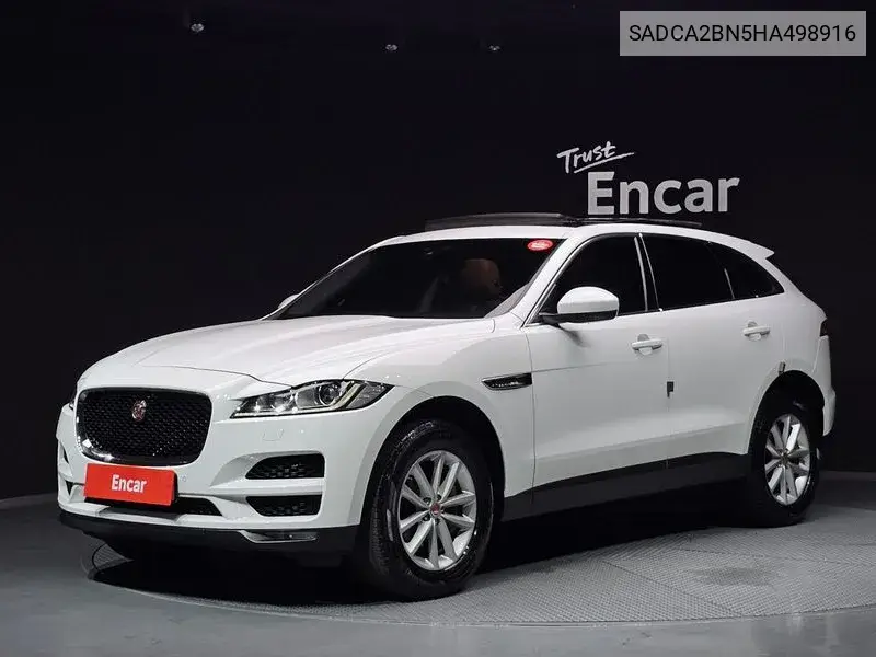 Jaguar F-Pace 2017 года выпуска