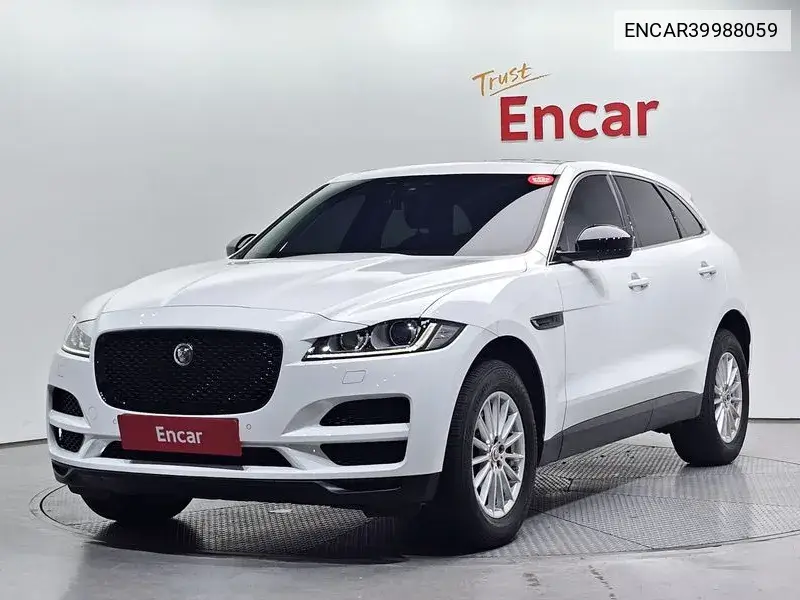 Jaguar F-Pace 2017 года выпуска