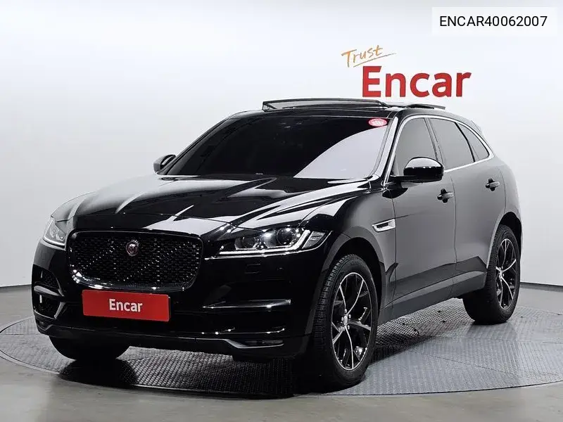 Jaguar F-Pace 2017 года выпуска