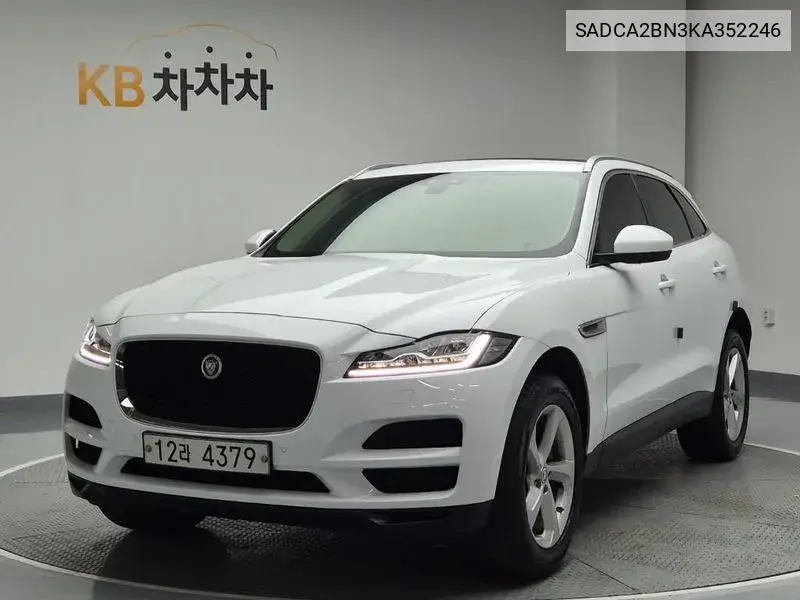 Jaguar F-Pace 2019 года выпуска
