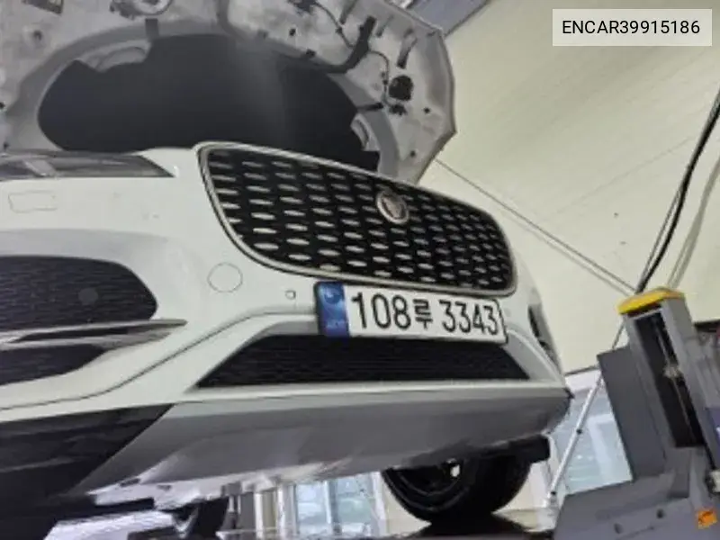 Jaguar F-Pace 2022 года выпуска
