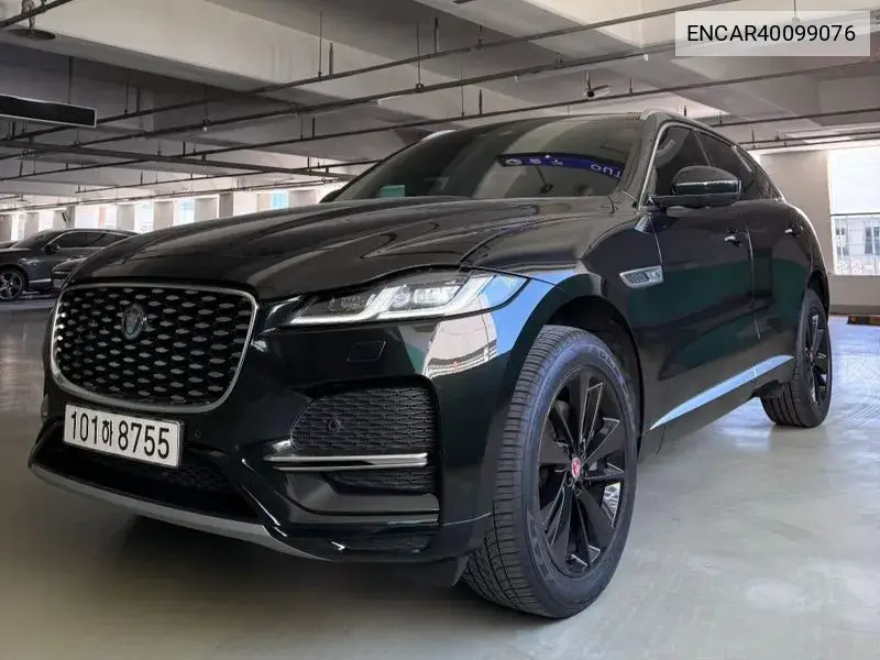 Jaguar F-Pace 2022 года выпуска