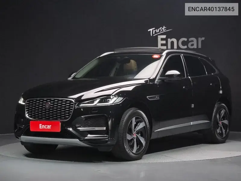 Jaguar F-Pace 2022 года выпуска
