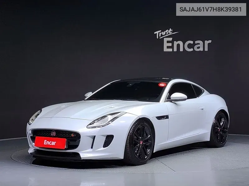 Jaguar F-Type 2017 года выпуска