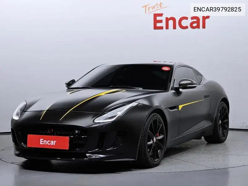 Jaguar F-Type 2017 года выпуска