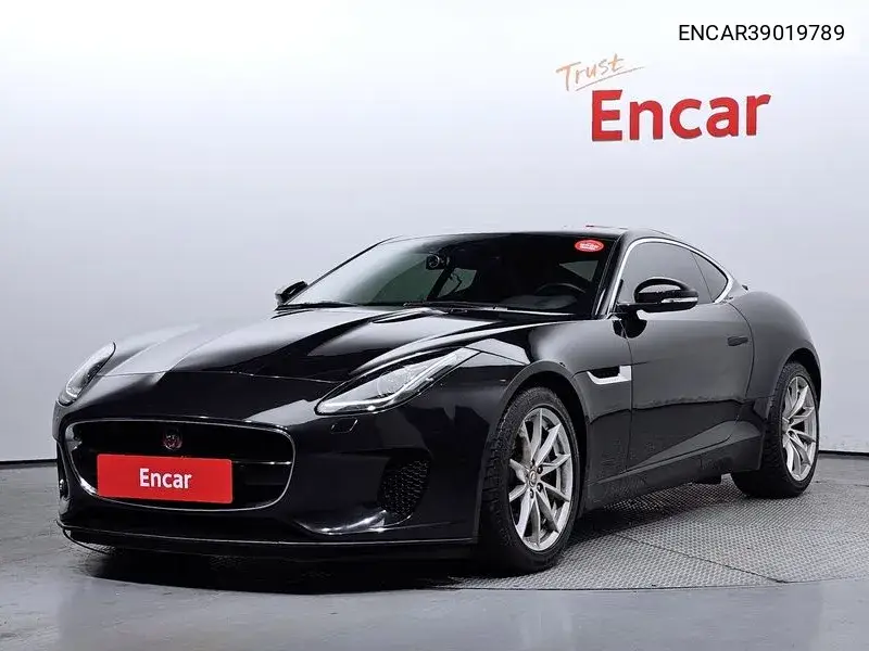 Jaguar F-Type 2018 года выпуска
