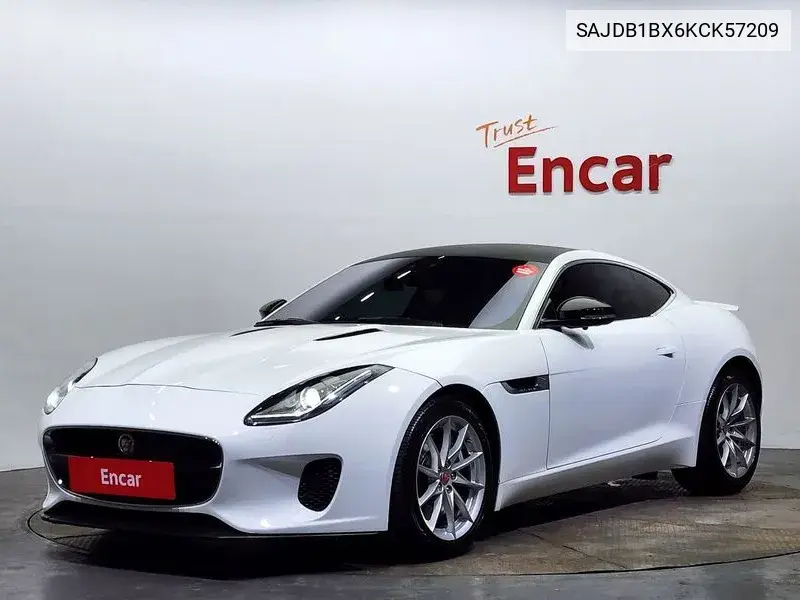 Jaguar F-Type 2018 года выпуска
