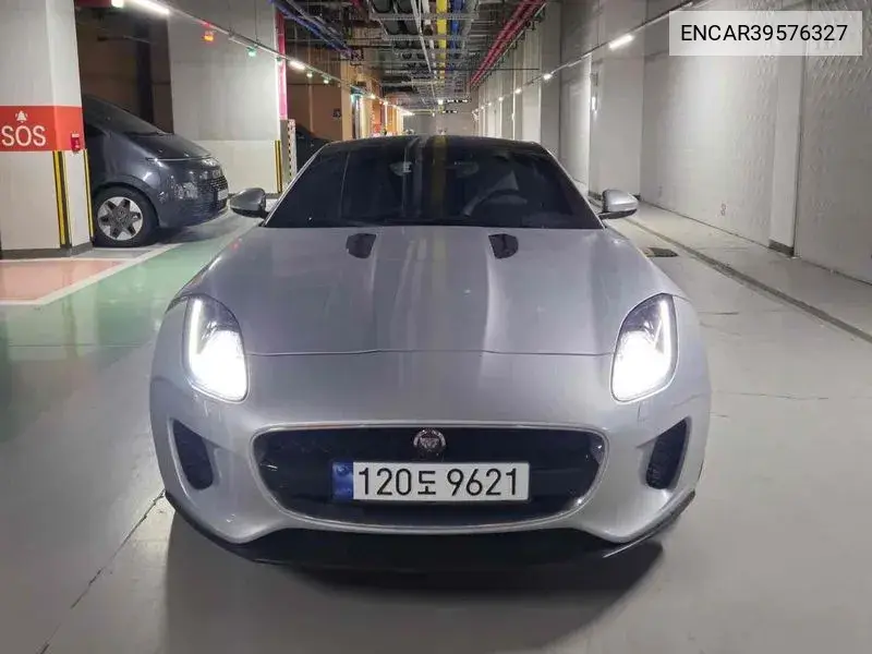 Jaguar F-Type 2018 года выпуска