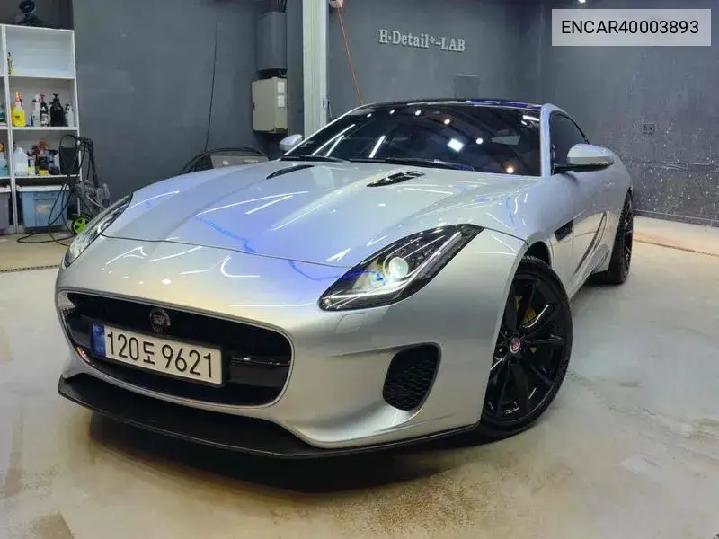 Jaguar F-Type 2018 года выпуска
