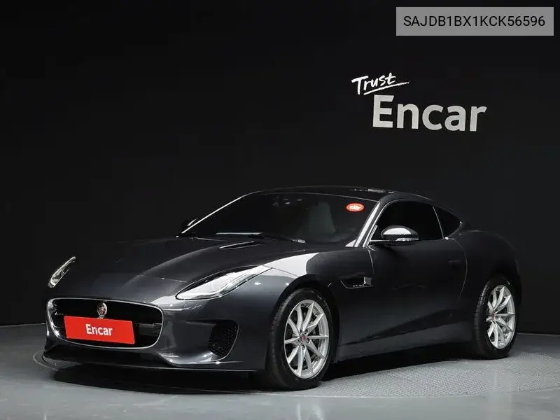 Jaguar F-Type 2018 года выпуска