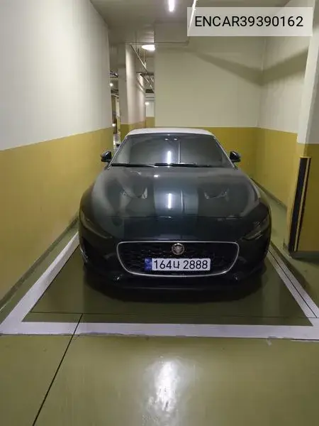 Jaguar F-Type 2023 года выпуска