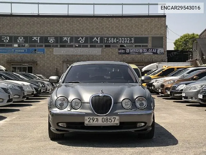 Jaguar S-Type 2003 года выпуска