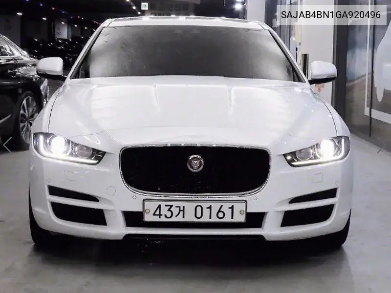 Jaguar XE 2015 года выпуска