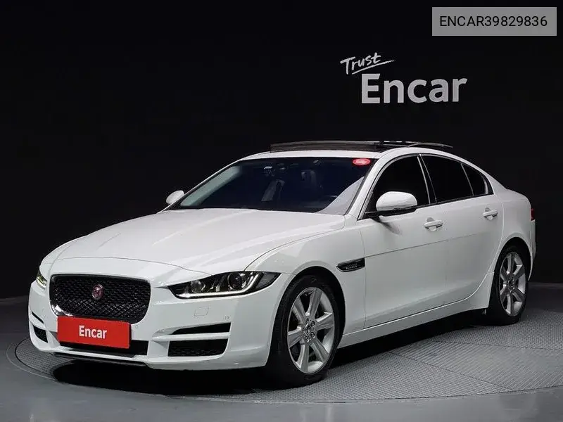 Jaguar XE 2015 года выпуска