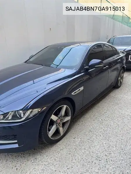 Jaguar XE 2015 года выпуска