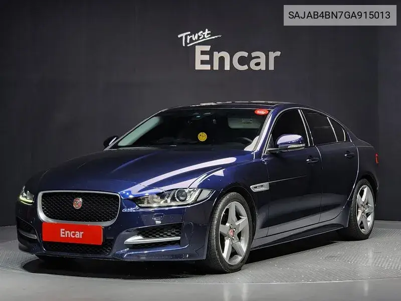 Jaguar XE 2015 года выпуска