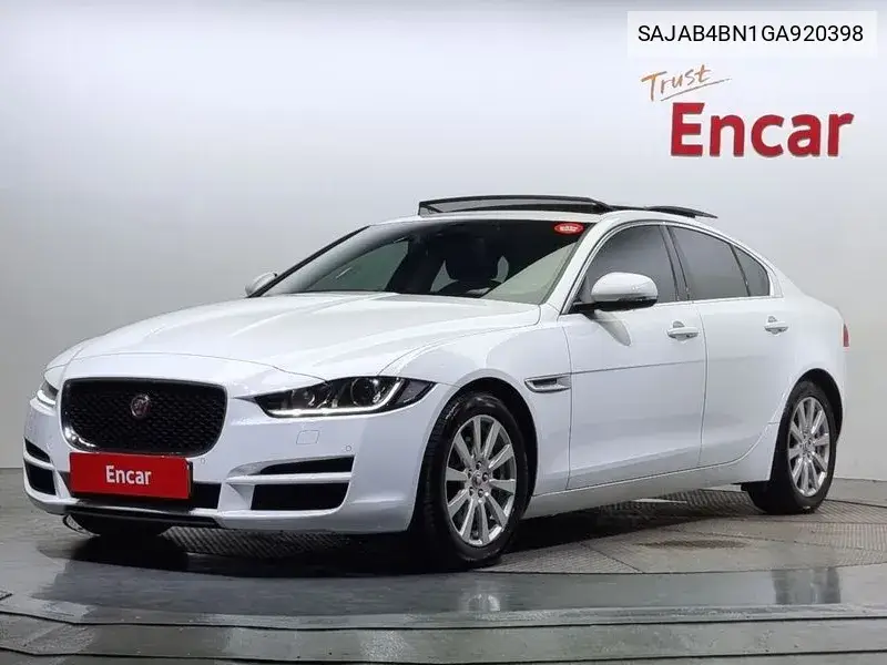 Jaguar XE 2015 года выпуска