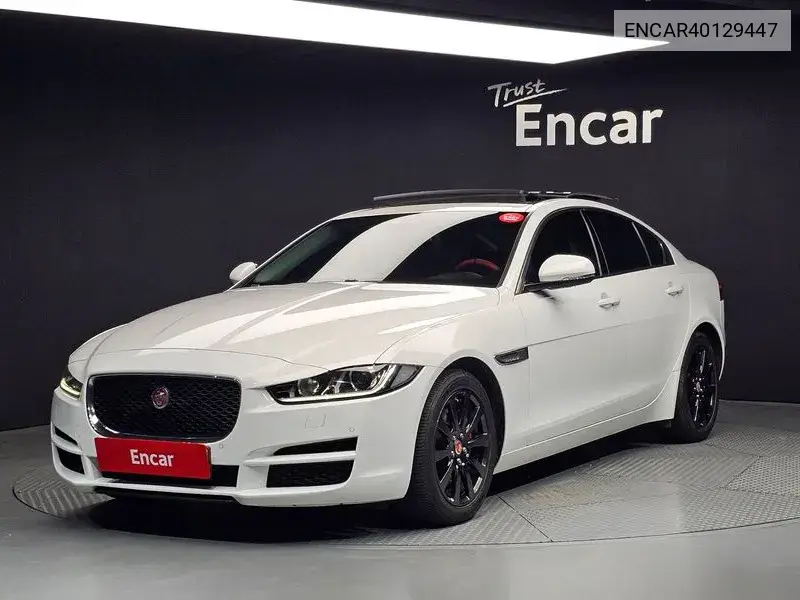 Jaguar XE 2015 года выпуска