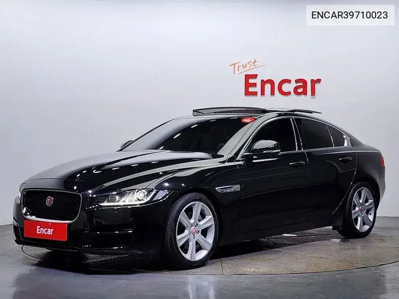 Jaguar XE 2016 года выпуска
