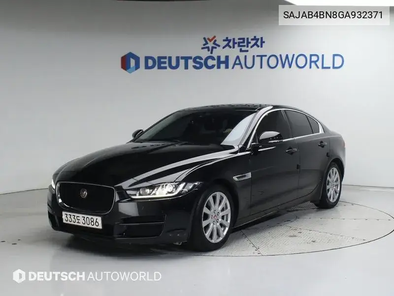 Jaguar XE 2016 года выпуска