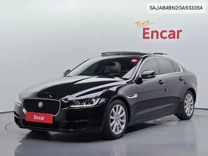 Jaguar XE 2016 года выпуска