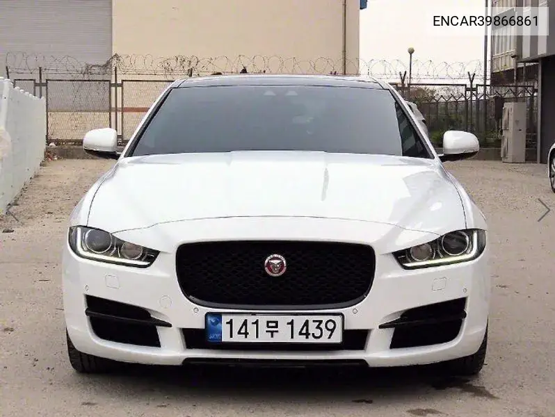 Jaguar XE 2016 года выпуска